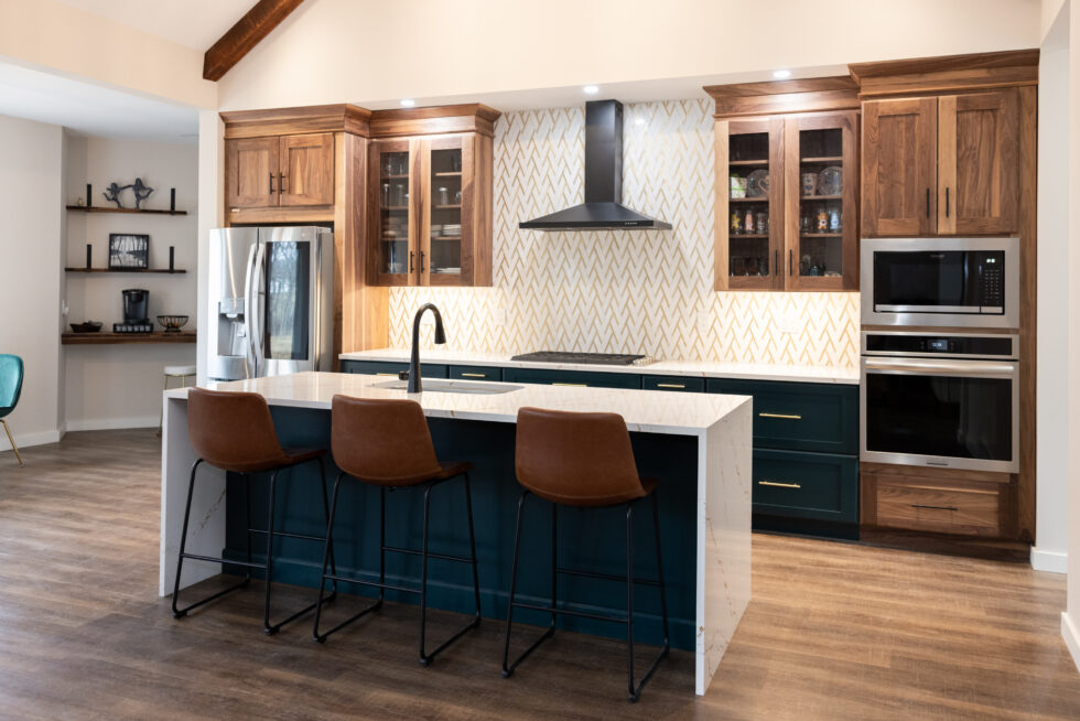 How to Make Island the Focal Point of Your Kitchen